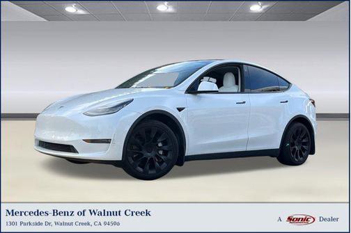 2022 Tesla Model Y Long Range Dual Motor All-Wheel Drive