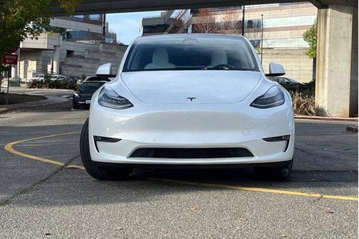 2022 Tesla Model Y Long Range Dual Motor All-Wheel Drive