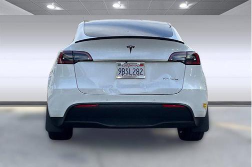 2022 Tesla Model Y Long Range Dual Motor All-Wheel Drive