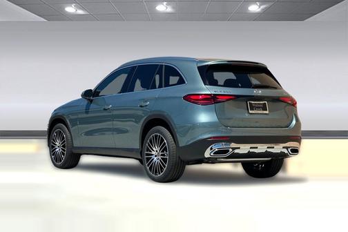 Verde Silver Metallic 2026 Mercedes-Benz GLC 300 4MATIC