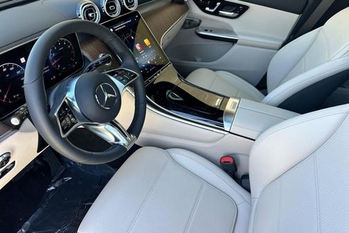 Verde Silver Metallic 2026 Mercedes-Benz GLC 300 4MATIC