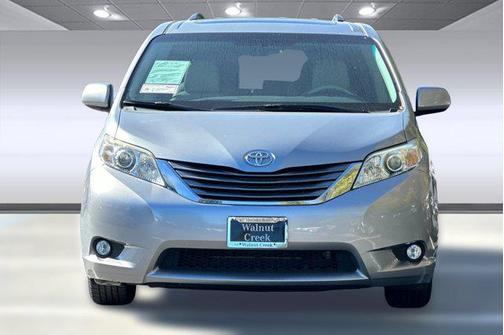 2011 Toyota Sienna XLE