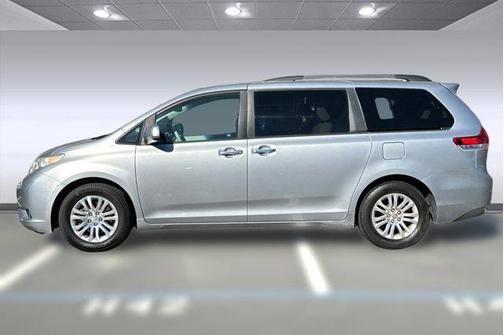 2011 Toyota Sienna XLE