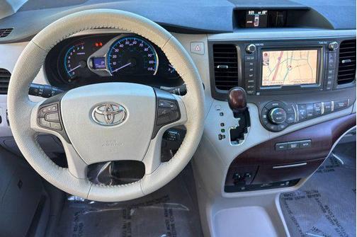 2011 Toyota Sienna XLE