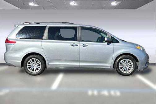 2011 Toyota Sienna XLE