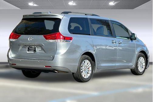 2011 Toyota Sienna XLE