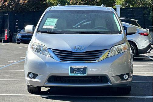 2011 Toyota Sienna XLE