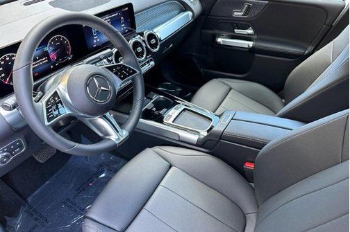 Polar White 2026 Mercedes-Benz GLB 250 Base