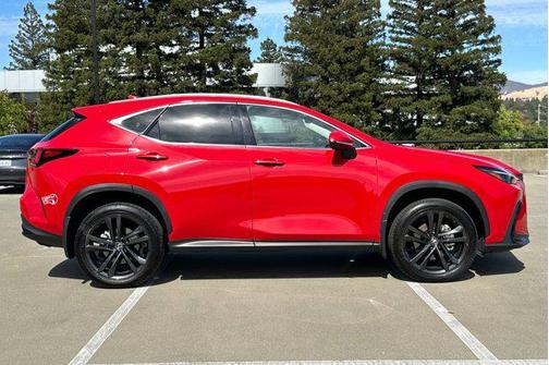 2024 Lexus NX 450h+ Luxury