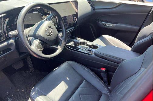 2024 Lexus NX 450h+ Luxury