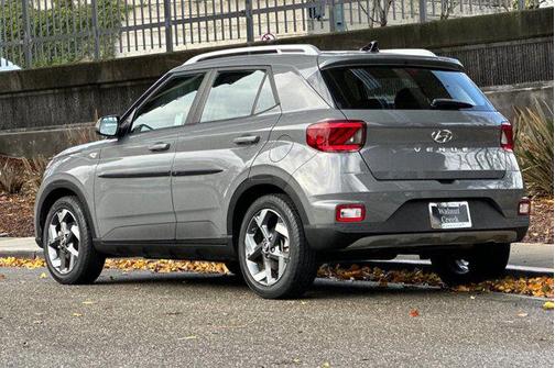 2022 Hyundai VENUE SEL