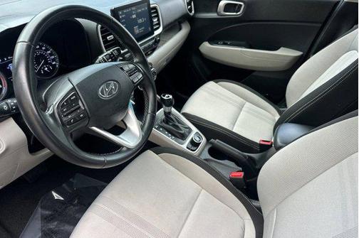 2022 Hyundai VENUE SEL