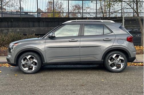 2022 Hyundai VENUE SEL