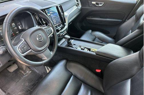 2019 Volvo XC60 T5 Momentum
