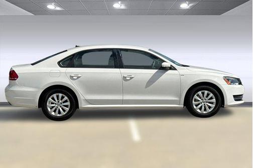 2015 Volkswagen Passat 1.8T S