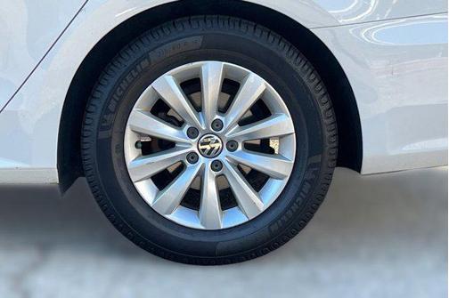 2015 Volkswagen Passat 1.8T S