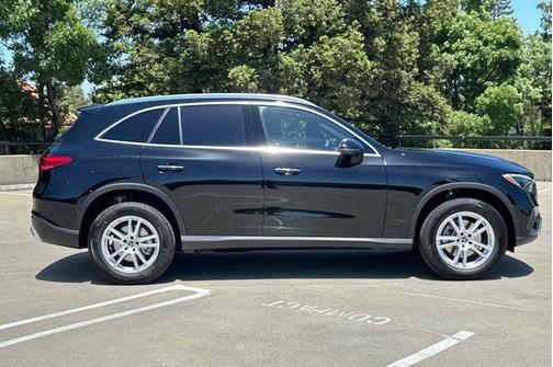 2025 Mercedes-Benz GLC 300 Base