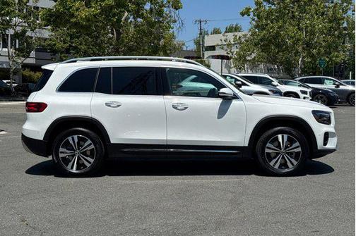 2025 Mercedes-Benz GLB 250 4MATIC