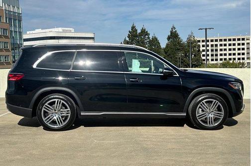 2025 Mercedes-Benz GLS 450 4MATIC