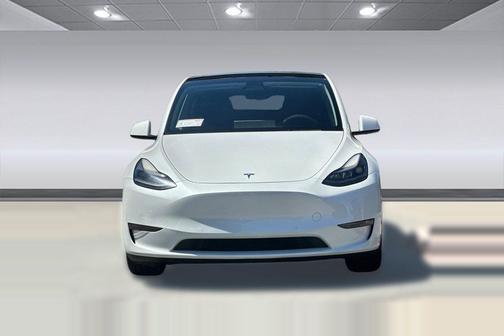 Pearl White Multi-Coat 2022 Tesla Model Y Performance Dual Motor All-Wheel Drive