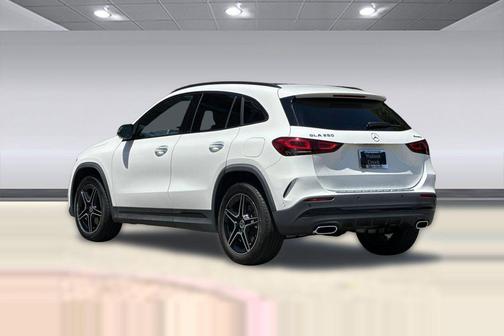 Polar White 2022 Mercedes-Benz GLA 250 4MATIC