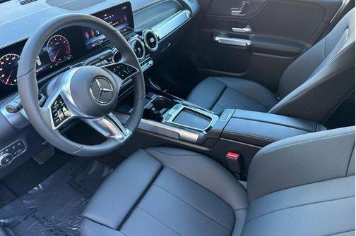 Polar White 2026 Mercedes-Benz GLB 250 Base