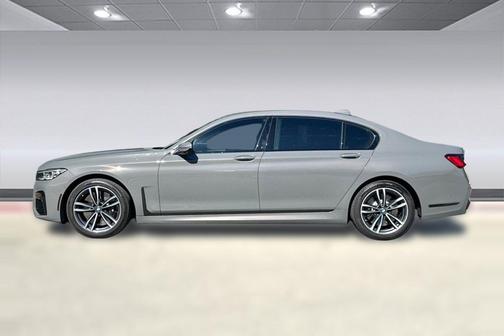 Bernina Grey Amber Effect 2021 BMW 750 i xDrive