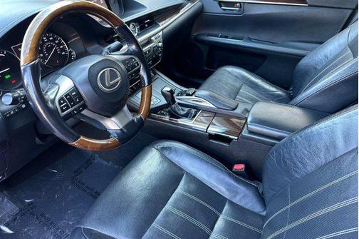 2016 Lexus ES 300h Base