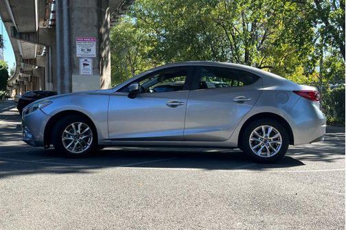 2016 Mazda Mazda3 i Sport