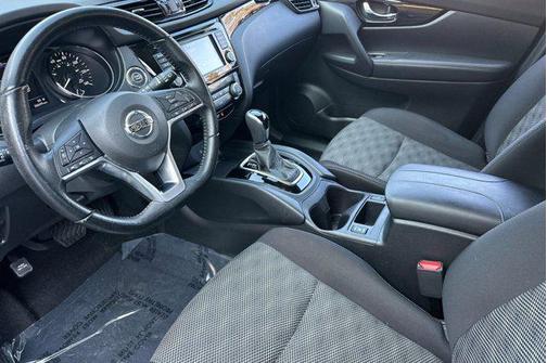 2021 Nissan Rogue Sport SV