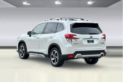 Crystal White Pearl 2022 Subaru Forester Touring