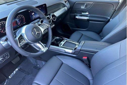 Polar White 2026 Mercedes-Benz GLB 250 Base