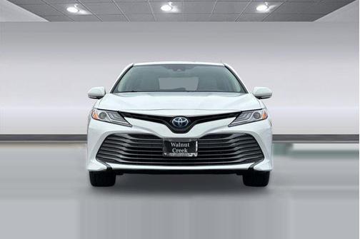 2020 Toyota Camry Hybrid XLE