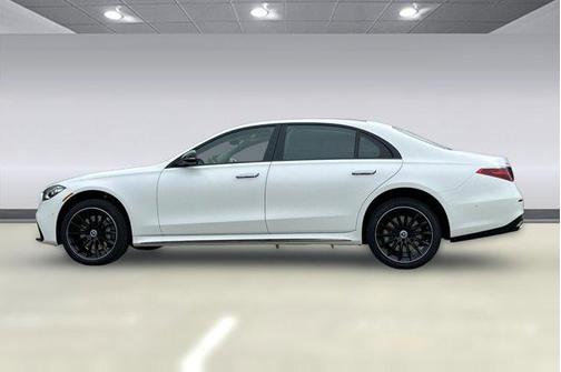 MANUFAKTUR Moonlight White Magno 2026 Mercedes-Benz S-Class 4MATIC