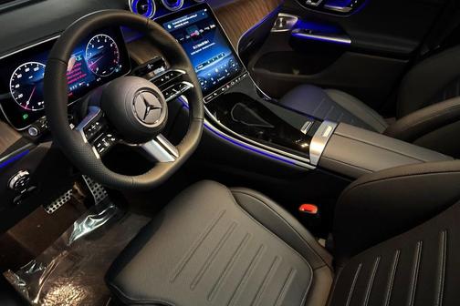 Graphite Grey Metallic 2026 Mercedes-Benz GLC 300 4MATIC