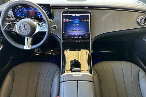 2026 Mercedes-Benz EQE 320 320