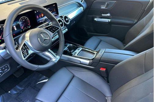 Polar White 2026 Mercedes-Benz GLB 250 Base