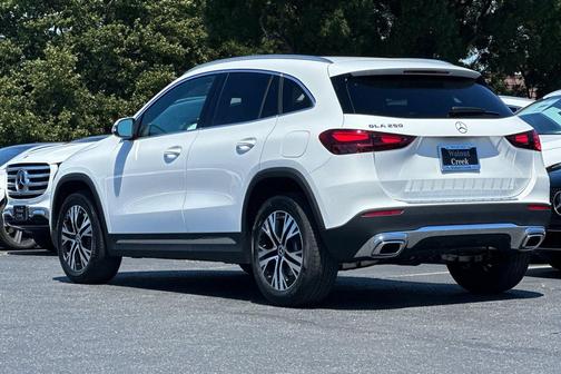 Polar White 2026 Mercedes-Benz GLA 250 4MATIC