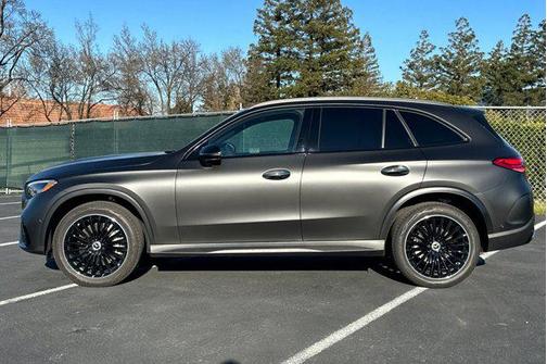 2025 Mercedes-Benz GLC 300 4MATIC