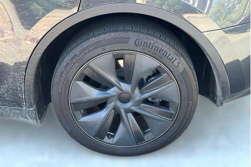 2024 Tesla Model Y Long Range Single Motor Rear-Wheel Drive