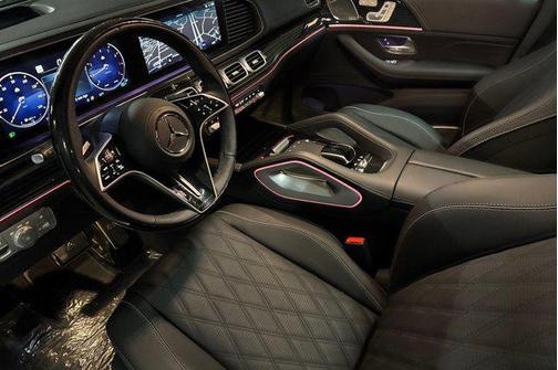 MANUFAKTUR Moonlight White Metallic 2026 Mercedes-Benz Maybach GLS 600 4MATIC