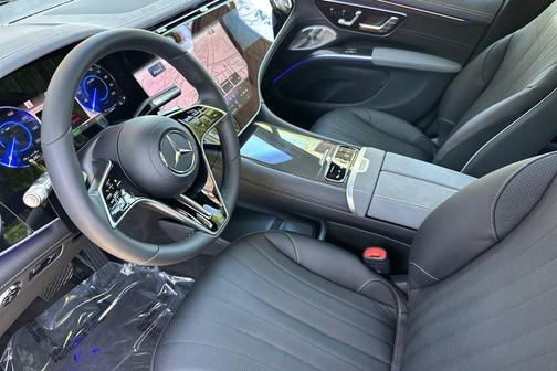 Obsidian Black Metallic 2026 Mercedes-Benz EQS 400 400
