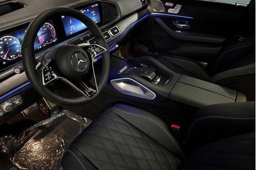 Cirrus Silver Metallic 2026 Mercedes-Benz Maybach GLS 600 4MATIC