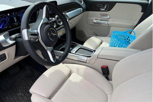 Polar White 2025 Mercedes-Benz EQB 300 4MATIC