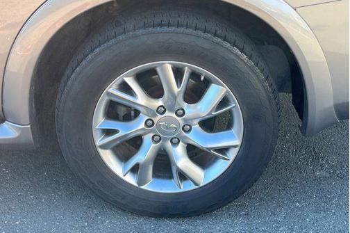 2011 INFINITI QX56 Base