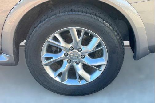 2011 INFINITI QX56 Base