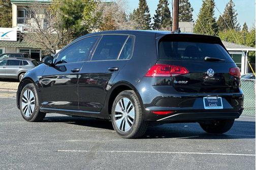 2016 Volkswagen e-Golf SE