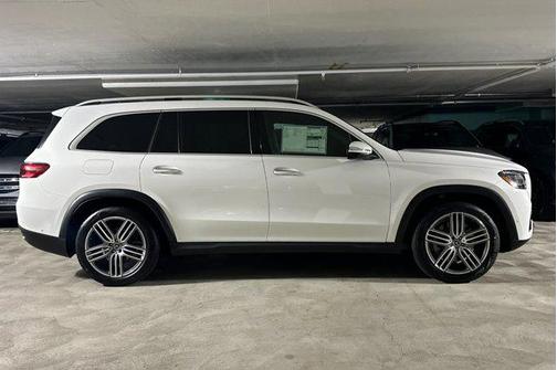 2025 Mercedes-Benz GLS 450 4MATIC