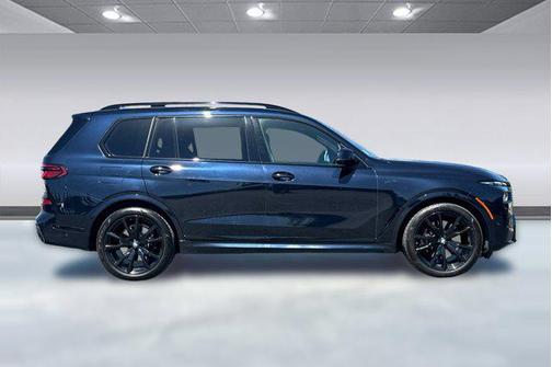 Carbon Black Metallic 2024 BMW X7 xDrive40i