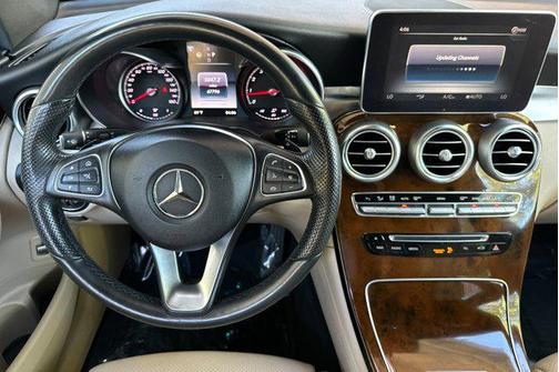2017 Mercedes-Benz GLC 300 4MATIC